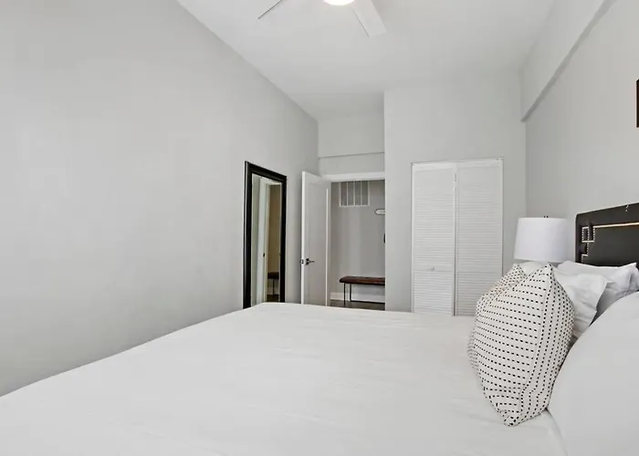 3br In Logan Square Walkable To Highlights - Park S6 Chicago