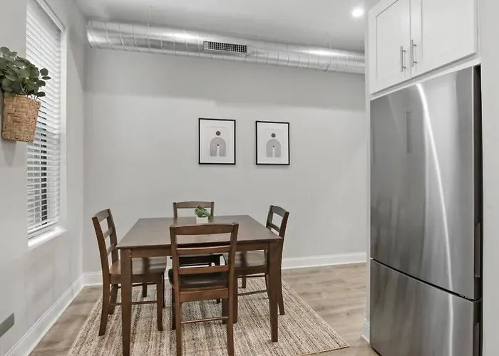 3br In Logan Square Walkable To Highlights - Park S6 Chicago